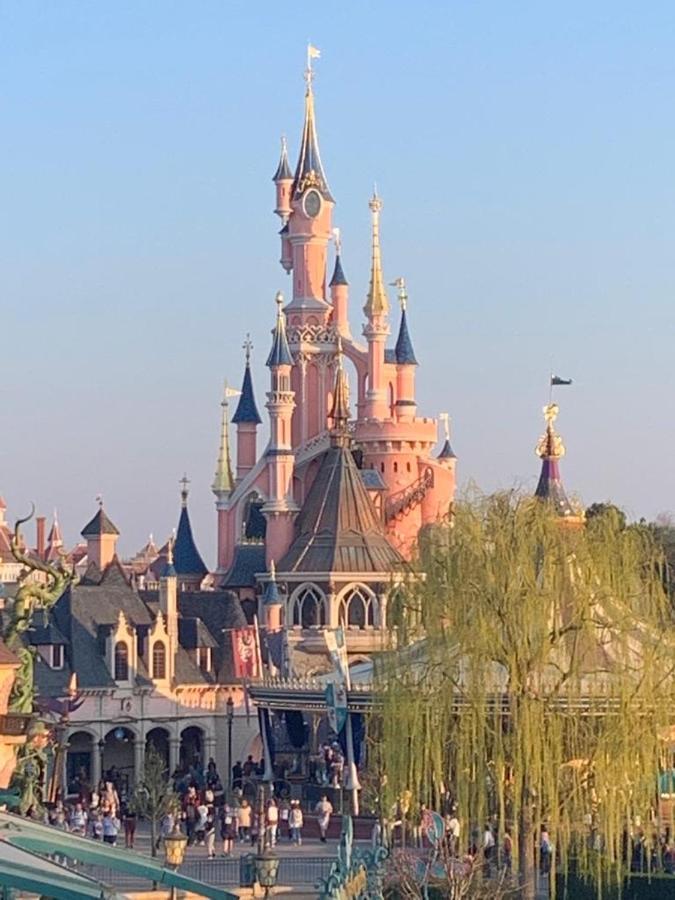 Studio Disneyland Paris Holidays 몽테브랭 외부 사진